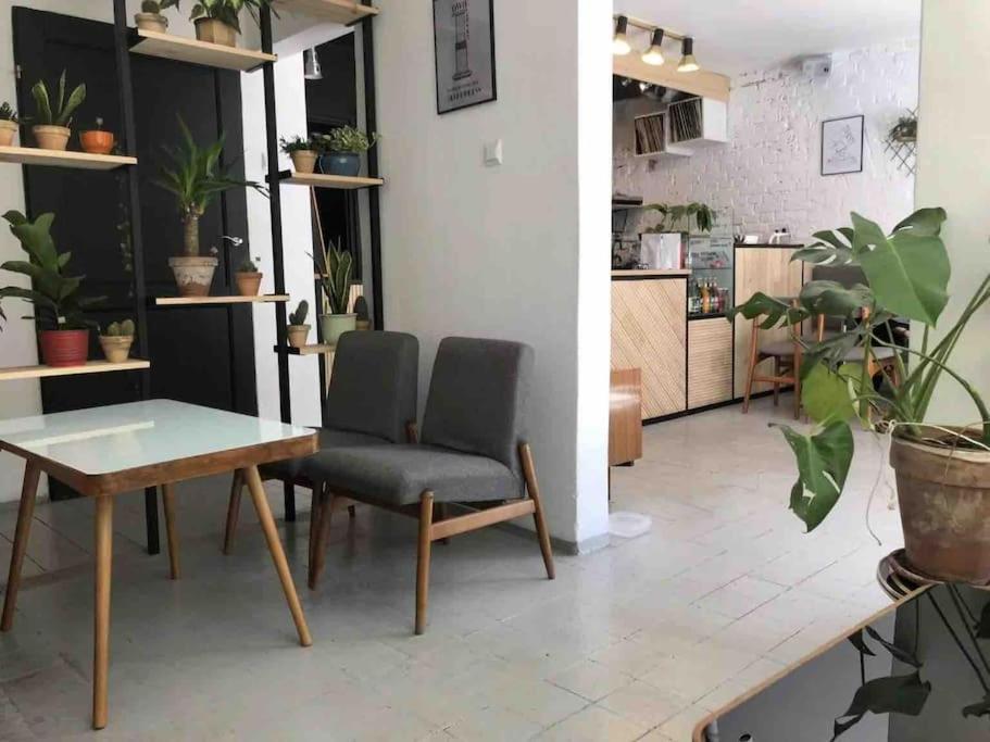 Rynek Pod Fredra Apartment *